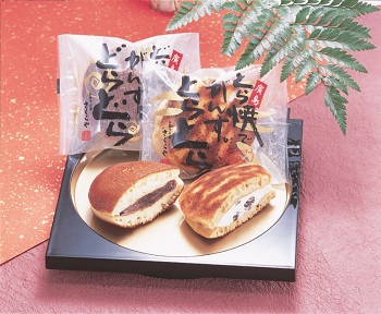 広島どら焼きでがんす 粒餡とレーズンバターの2種類の味が楽しめます お菓子の蔵さくらや 広島どら焼きでがんす 粒餡とレーズンバターの2種類の味が楽しめます お菓子の蔵さくらや